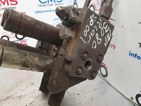 Massey Ferguson Hydraulic Spool Valves 3616205m91, 3582523m1, 3582517m1 - Hidraulikus szelep - Traktor: 4 kép. Massey Ferguson Hydraulic Spool Valves 3616205m91, 3582523m1, 3582517m1 - Hidraulikus szelep - Traktor: 4 kép.