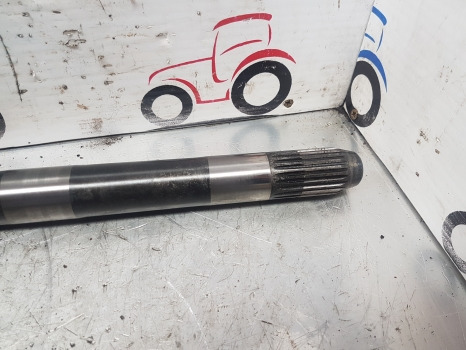 Matbro Carraro 131778, 131779 28.14 Axle Half Shaft 126368 - Első tengely: 2 kép. Matbro Carraro 131778, 131779 28.14 Axle Half Shaft 126368 - Első tengely: 2 kép.