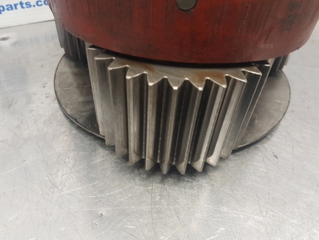 Mccormick Mc100, Mc95, Case Mxc Rear Axle Gear Carrier Assy 259323a1, 259834a - Hátsó tengely: 3 kép. Mccormick Mc100, Mc95, Case Mxc Rear Axle Gear Carrier Assy 259323a1, 259834a - Hátsó tengely: 3 kép.