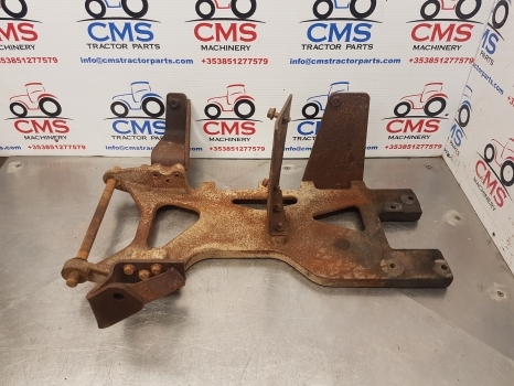 Mccormick Mc115, Mc95, Mc105 Bonnet, Hood Support 358001a1, 706569a2, 704107a2 - Motorháztető - Traktor: 1 kép. Mccormick Mc115, Mc95, Mc105 Bonnet, Hood Support 358001a1, 706569a2, 704107a2 - Motorháztető - Traktor: 1 kép.