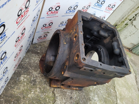 Mccormick Xtx 145, 165 Landini X7-145, X7-185 Rear Axle Centre Housing 709613a2 - Hátsó tengely: 5 kép. Mccormick Xtx 145, 165 Landini X7-145, X7-185 Rear Axle Centre Housing 709613a2 - Hátsó tengely: 5 kép.