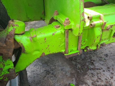 Merlo P28.7 Kt Front Axle Housing Rhs 47651 - Első tengely - Teleszkópos rakodó: 1 kép. Merlo P28.7 Kt Front Axle Housing Rhs 47651 - Első tengely - Teleszkópos rakodó: 1 kép.