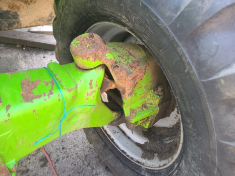 Merlo P28.7 Kt Front Axle Hub Lhs Complete With Drive Shaft - Első tengely: 1 kép. Merlo P28.7 Kt Front Axle Hub Lhs Complete With Drive Shaft - Első tengely: 1 kép.