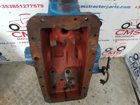 New Holland 7840, 7740, 6640 Ts90, Ts100, Ts115 Hydraulic Lift Cover E9nn501aa - Hidraulika - Traktor: 5 kép. New Holland 7840, 7740, 6640 Ts90, Ts100, Ts115 Hydraulic Lift Cover E9nn501aa - Hidraulika - Traktor: 5 kép.
