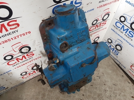 New Holland 7840, 7740, 6640 Ts90, Ts100, Ts115 Hydraulic Lift Cover E9nn501aa - Hidraulika - Traktor: 2 kép. New Holland 7840, 7740, 6640 Ts90, Ts100, Ts115 Hydraulic Lift Cover E9nn501aa - Hidraulika - Traktor: 2 kép.