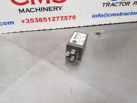New Holland 8360, 60, M, Tm, Ts, T7 Sereis, Relay Windscreen 82011381 - Relé: 3 kép. New Holland 8360, 60, M, Tm, Ts, T7 Sereis, Relay Windscreen 82011381 - Relé: 3 kép.