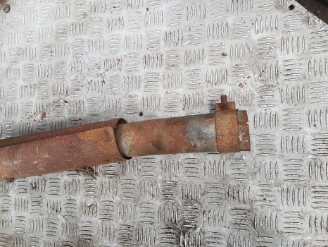 New Holland Case Extension Exhaust Pipe Assembly 87475398, 87475401, 84357191 - Kipufogócső - Traktor: 4 kép. New Holland Case Extension Exhaust Pipe Assembly 87475398, 87475401, 84357191 - Kipufogócső - Traktor: 4 kép.