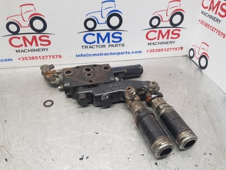 New Holland Case  Hydraulic Auxiliary Valve Slice 5146538, 47135697, 87396804 - Hidraulikus szelep - Traktor: 1 kép. New Holland Case  Hydraulic Auxiliary Valve Slice 5146538, 47135697, 87396804 - Hidraulikus szelep - Traktor: 1 kép.