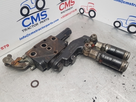 New Holland Case  Hydraulic Auxiliary Valve Slice 5146538, 47135697, 87396804 - Hidraulikus szelep - Traktor: 4 kép. New Holland Case  Hydraulic Auxiliary Valve Slice 5146538, 47135697, 87396804 - Hidraulikus szelep - Traktor: 4 kép.