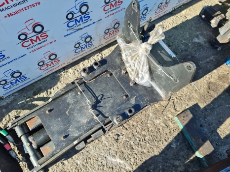New Holland Case T5.120, T5.100, T5.110 Pick Up Hitch Complete 47889607 - Keret/ Alváz: 5 kép. New Holland Case T5.120, T5.100, T5.110 Pick Up Hitch Complete 47889607 - Keret/ Alváz: 5 kép.