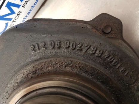 New Holland Lm435a, Mlt 634-120 Swivel Housing Front Rhs Rear Lhs 212.06.002.789 - Csonkállvány - Teleszkópos rakodó: 5 kép. New Holland Lm435a, Mlt 634-120 Swivel Housing Front Rhs Rear Lhs 212.06.002.789 - Csonkállvány - Teleszkópos rakodó: 5 kép.
