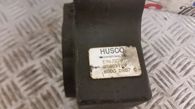 New Holland Nhseries Husco Bachoe Control Valve, Hydraulic Out Section 85801189 - Hidraulikus szelep - Traktor: 3 kép. New Holland Nhseries Husco Bachoe Control Valve, Hydraulic Out Section 85801189 - Hidraulikus szelep - Traktor: 3 kép.
