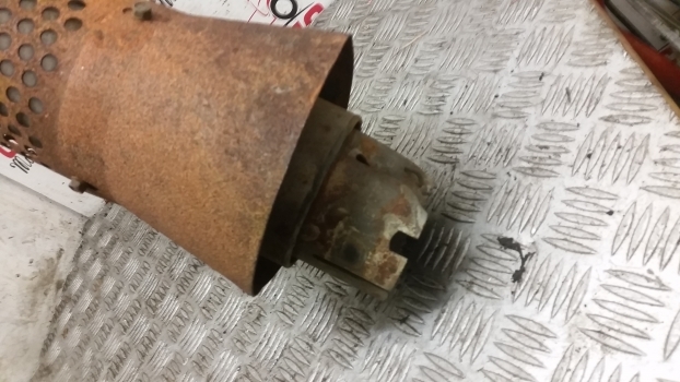 New Holland T5.100, T5.110, T5.120 Exhaust Pipe Assy 47939799 - Kipufogócső - Traktor: 2 kép. New Holland T5.100, T5.110, T5.120 Exhaust Pipe Assy 47939799 - Kipufogócső - Traktor: 2 kép.