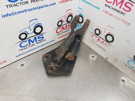 New Holland T6, Tsa Case Maxxum 130, Mxu T6.180 Stabiliser Bracket 5188925 - Felfüggesztés: 3 kép. New Holland T6, Tsa Case Maxxum 130, Mxu T6.180 Stabiliser Bracket 5188925 - Felfüggesztés: 3 kép.