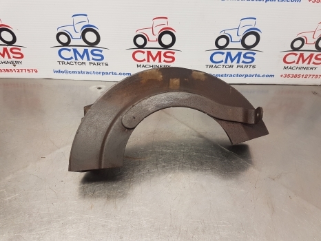 New Holland T7.190, T6080, T6030, T8070 Rear Axle Guard 84141567, 87683200 - Hátsó tengely - Traktor: 1 kép. New Holland T7.190, T6080, T6030, T8070 Rear Axle Guard 84141567, 87683200 - Hátsó tengely - Traktor: 1 kép.