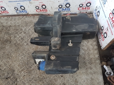 New Holland T7.200 Adblue Tank 84260592 - AdBlue tartály - Traktor: 3 kép. New Holland T7.200 Adblue Tank 84260592 - AdBlue tartály - Traktor: 3 kép.