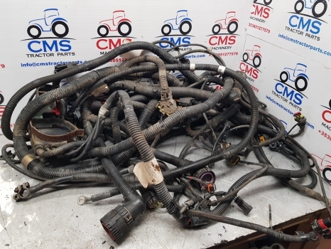 New Holland T7.200 Engine Front Frame Wiring Loom Wiring Loom - Kábel/ Kábelkorbácso - Traktor: 1 kép. New Holland T7.200 Engine Front Frame Wiring Loom Wiring Loom - Kábel/ Kábelkorbácso - Traktor: 1 kép.