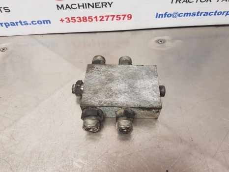New Holland T7.200, T7.210, T7.175, Lift Cylinder Block 84154694, 51638540 - Hidraulika - Traktor: 3 kép. New Holland T7.200, T7.210, T7.175, Lift Cylinder Block 84154694, 51638540 - Hidraulika - Traktor: 3 kép.