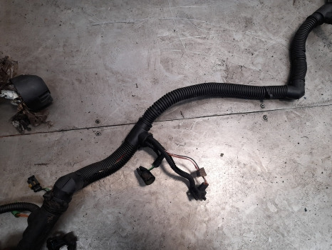 New Holland T7030, T7040 Power Command Transmission Frame Rear Wiring Loom - Kábel/ Kábelkorbácso: 5 kép. New Holland T7030, T7040 Power Command Transmission Frame Rear Wiring Loom - Kábel/ Kábelkorbácso: 5 kép.