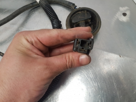 New Holland T7040, T6000, T7000 Front Light Wiring Loom 87658132, 87329727 - Kábel/ Kábelkorbácso: 2 kép. New Holland T7040, T6000, T7000 Front Light Wiring Loom 87658132, 87329727 - Kábel/ Kábelkorbácso: 2 kép.