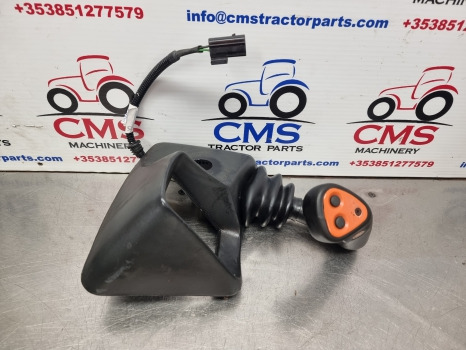 New Holland Tm, 60, M Series, Transmission Control Lever 82013762, 82009457 - Elektromos rendszer: 1 kép. New Holland Tm, 60, M Series, Transmission Control Lever 82013762, 82009457 - Elektromos rendszer: 1 kép.
