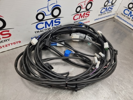 New Holland Tm120-tm155 Engine Wiring Loom, New 82021032 - Kábel/ Kábelkorbácso: 2 kép. New Holland Tm120-tm155 Engine Wiring Loom, New 82021032 - Kábel/ Kábelkorbácso: 2 kép.