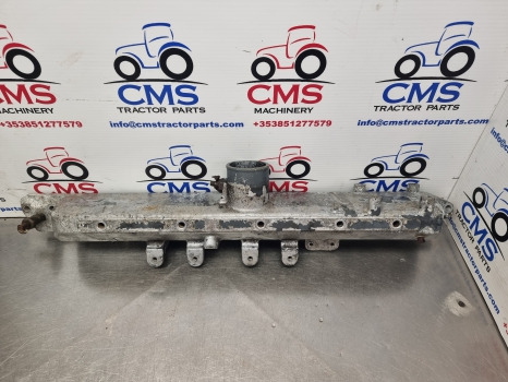 New Holland Tm135, Tm125, Case Mxm Engine Inlet Manifold 87801839, 87800492 - Légbeszívó rendszer: 1 kép. New Holland Tm135, Tm125, Case Mxm Engine Inlet Manifold 87801839, 87800492 - Légbeszívó rendszer: 1 kép.