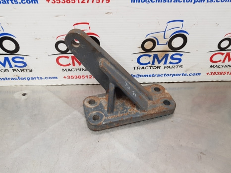 New Holland Ts, 40 Series Bracket Hook Lh 82856435, 82020473 - Keret/ Alváz: 1 kép. New Holland Ts, 40 Series Bracket Hook Lh 82856435, 82020473 - Keret/ Alváz: 1 kép.