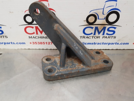 New Holland Ts, 40 Series Bracket Hook Lh 82856435, 82020473 - Keret/ Alváz: 2 kép. New Holland Ts, 40 Series Bracket Hook Lh 82856435, 82020473 - Keret/ Alváz: 2 kép.