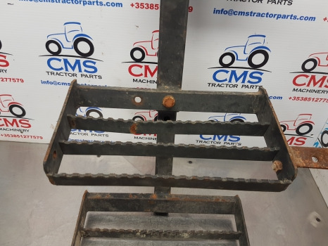 T5000, Tl, Tla, Case Jxu Series, Foot Step Assy Rhs 5184803, 82007963, 82007964 - Lépcső - Mezőgazdasági gépek: 5 kép. T5000, Tl, Tla, Case Jxu Series, Foot Step Assy Rhs 5184803, 82007963, 82007964 - Lépcső - Mezőgazdasági gépek: 5 kép.