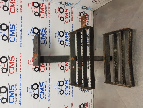 T5000, Tl, Tla, Case Jxu Series, Foot Step Assy Rhs 5184803, 82007963, 82007964 - Lépcső - Mezőgazdasági gépek: 2 kép. T5000, Tl, Tla, Case Jxu Series, Foot Step Assy Rhs 5184803, 82007963, 82007964 - Lépcső - Mezőgazdasági gépek: 2 kép.
