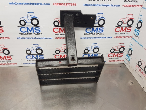 T5000, Tl, Tla, Case Jxu Series, Foot Step Rhs 5182170, 82007964 - Lépcső: 3 kép. T5000, Tl, Tla, Case Jxu Series, Foot Step Rhs 5182170, 82007964 - Lépcső: 3 kép.