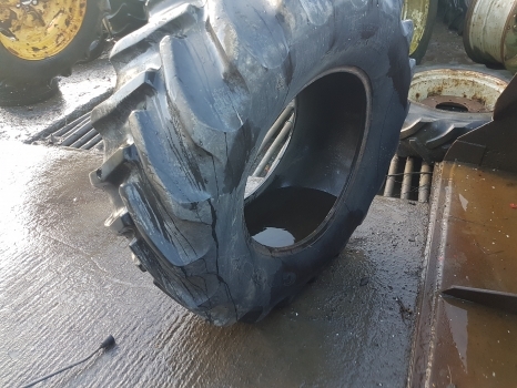 Tyre Dt820 Goodyear 540/65r28, 540/65 R28 - Gumiabroncs - Traktor: 5 kép. Tyre Dt820 Goodyear 540/65r28, 540/65 R28 - Gumiabroncs - Traktor: 5 kép.