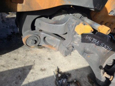 Valtra S374 Front Axle Suspension Bracket 770/624 7700103201, 7700103201 - Felfüggesztés: 2 kép. Valtra S374 Front Axle Suspension Bracket 770/624 7700103201, 7700103201 - Felfüggesztés: 2 kép.