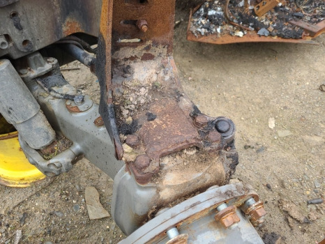 Valtra T174ea Front Mudguard Bracket Kit Acv0179820, Acv0179810, Acv0217600 - Karosszéria és külső - Mezőgazdasági gépek: 2 kép. Valtra T174ea Front Mudguard Bracket Kit Acv0179820, Acv0179810, Acv0217600 - Karosszéria és külső - Mezőgazdasági gépek: 2 kép.