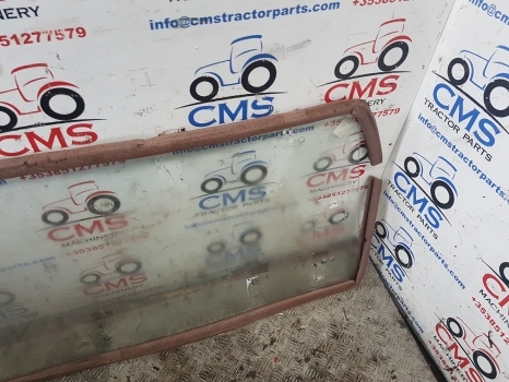 Zetor 3000, 4000, 5000, 6000, 7000 Rear Glass 60117910b, S64986, 60117910 - Ablak és alkatrészek - Traktor: 4 kép. Zetor 3000, 4000, 5000, 6000, 7000 Rear Glass 60117910b, S64986, 60117910 - Ablak és alkatrészek - Traktor: 4 kép.