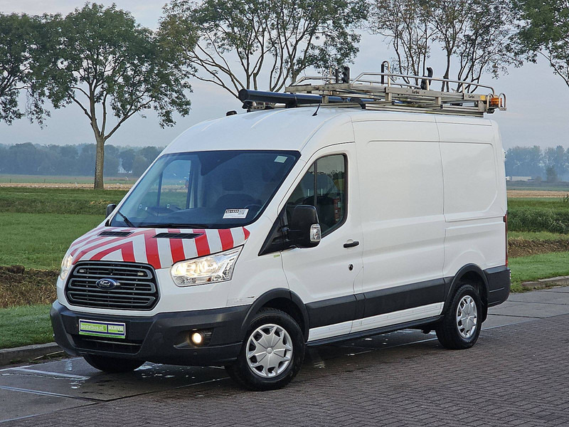 Ford Transit 2.0 L2H2 Imperiaal Navi! - Furgon: 2 kép. Ford Transit 2.0 L2H2 Imperiaal Navi! - Furgon: 2 kép.