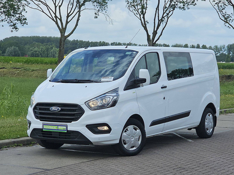 Ford Transit Custom 2.0 L2H1 Dub.- Cab. Navi - Kis furgon: 2 kép. Ford Transit Custom 2.0 L2H1 Dub.- Cab. Navi - Kis furgon: 2 kép.