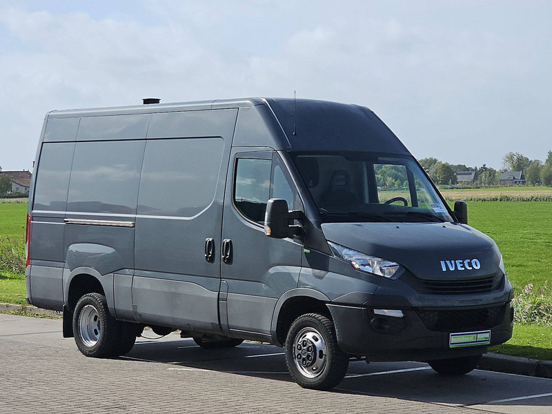 Iveco Daily 35C15 3.0 L 150 L2H2 DL - Furgon: 4 kép. Iveco Daily 35C15 3.0 L 150 L2H2 DL - Furgon: 4 kép.