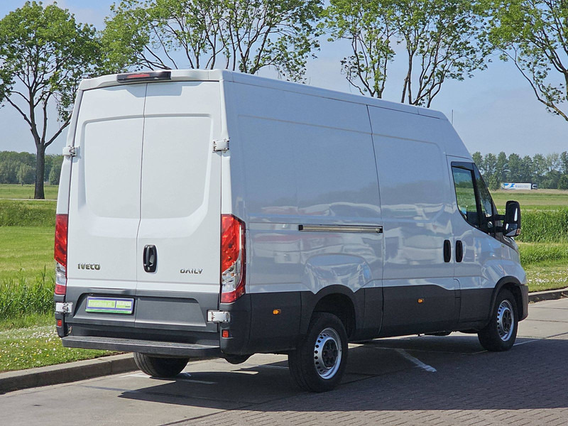 Iveco Daily 35S14 HI- MATIC L2H2 LED - Furgon: 3 kép. Iveco Daily 35S14 HI- MATIC L2H2 LED - Furgon: 3 kép.