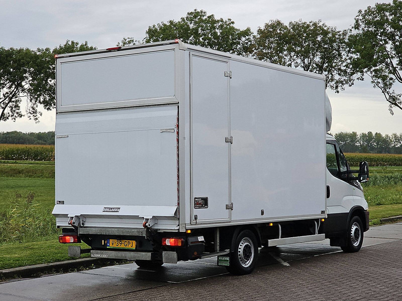 Iveco Daily 35S18 ac automaat EURO6 - Dobozos kisteherautó: 3 kép. Iveco Daily 35S18 ac automaat EURO6 - Dobozos kisteherautó: 3 kép.