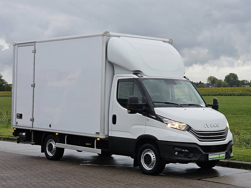Iveco Daily 35S18 ac automaat EURO6 - Dobozos kisteherautó: 4 kép. Iveco Daily 35S18 ac automaat EURO6 - Dobozos kisteherautó: 4 kép.
