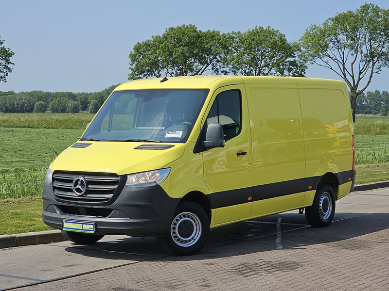 Mercedes-Benz Sprinter 314 CDI L2H1 - Kis furgon: 2 kép. Mercedes-Benz Sprinter 314 CDI L2H1 - Kis furgon: 2 kép.
