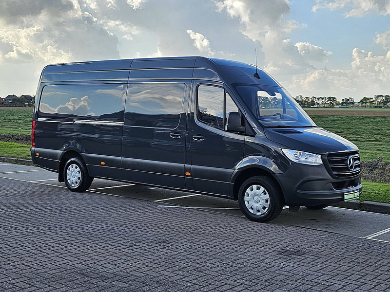 Mercedes-Benz Sprinter 315 L3H2 Mbux Maxi Euro6 - Furgon: 4 kép. Mercedes-Benz Sprinter 315 L3H2 Mbux Maxi Euro6 - Furgon: 4 kép.