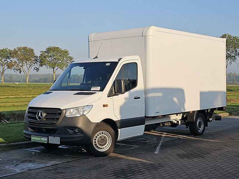 Mercedes-Benz Sprinter 317 Bakwagen Laadklep! - Dobozos kisteherautó: 2 kép. Mercedes-Benz Sprinter 317 Bakwagen Laadklep! - Dobozos kisteherautó: 2 kép.