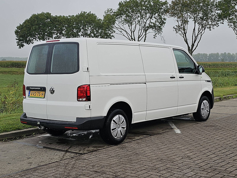 Volkswagen Transporter 2.0 TDI L2H1 Trekhaak AC - Kis furgon: 3 kép. Volkswagen Transporter 2.0 TDI L2H1 Trekhaak AC - Kis furgon: 3 kép.