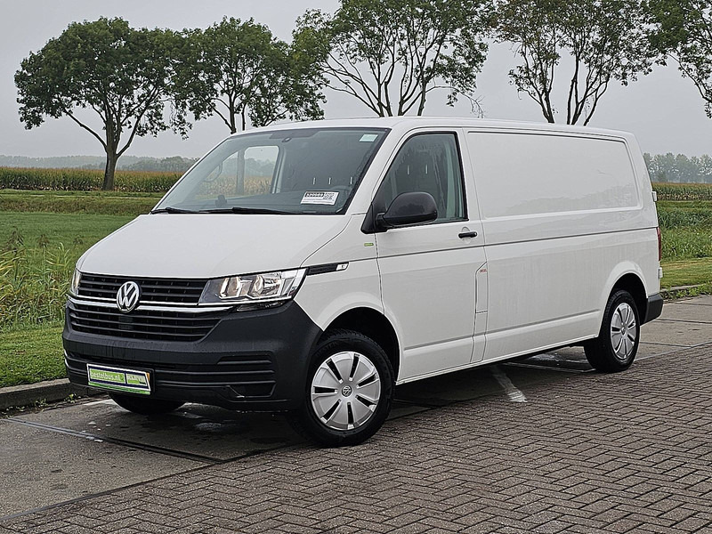 Volkswagen Transporter 2.0 TDI L2H1 Trekhaak AC - Kis furgon: 2 kép. Volkswagen Transporter 2.0 TDI L2H1 Trekhaak AC - Kis furgon: 2 kép.