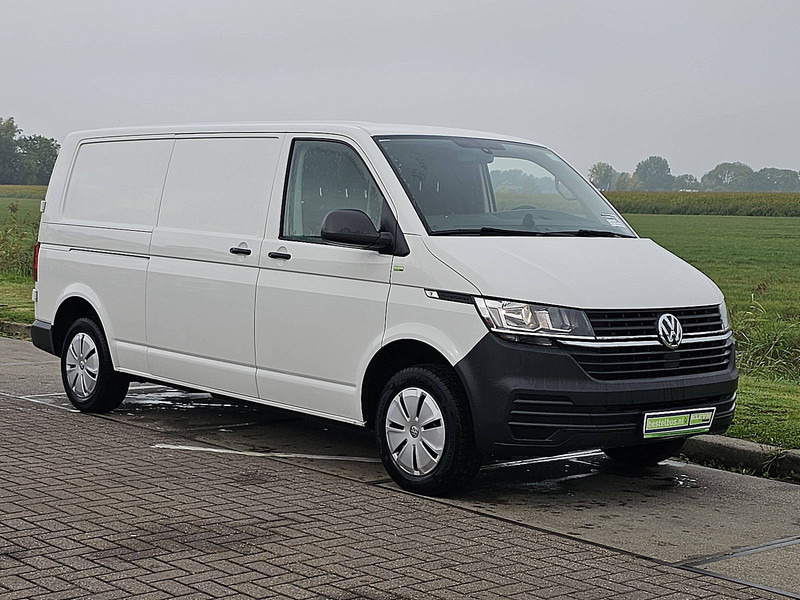 Volkswagen Transporter 2.0 TDI L2H1 Trekhaak AC - Kis furgon: 4 kép. Volkswagen Transporter 2.0 TDI L2H1 Trekhaak AC - Kis furgon: 4 kép.