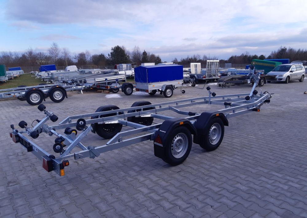 BRENDERUP 242500 TB SR | 2500 kg / 720 x 220 cm - Csónakszállító utánfutó: 2 kép. BRENDERUP 242500 TB SR | 2500 kg / 720 x 220 cm - Csónakszállító utánfutó: 2 kép.