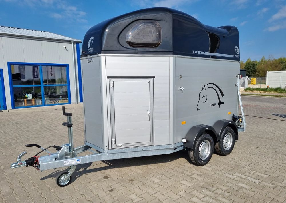 CHEVAL LIBERTÉ Cheval Liberte Gold First Alu + siodlarnia przyczepa dwukonna - Lószállító utánfutó: 3 kép. CHEVAL LIBERTÉ Cheval Liberte Gold First Alu + siodlarnia przyczepa dwukonna - Lószállító utánfutó: 3 kép.